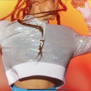 Peloton x Brittany Allen Silver Sequin Cropped Hoodie Women’s M Relaxed Fit